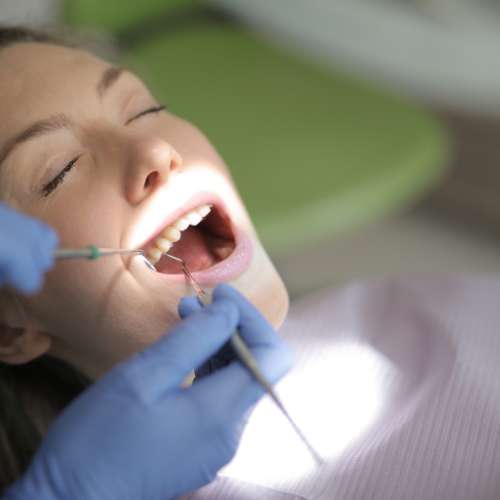 empaste dental en Almería - Dentista en Almería